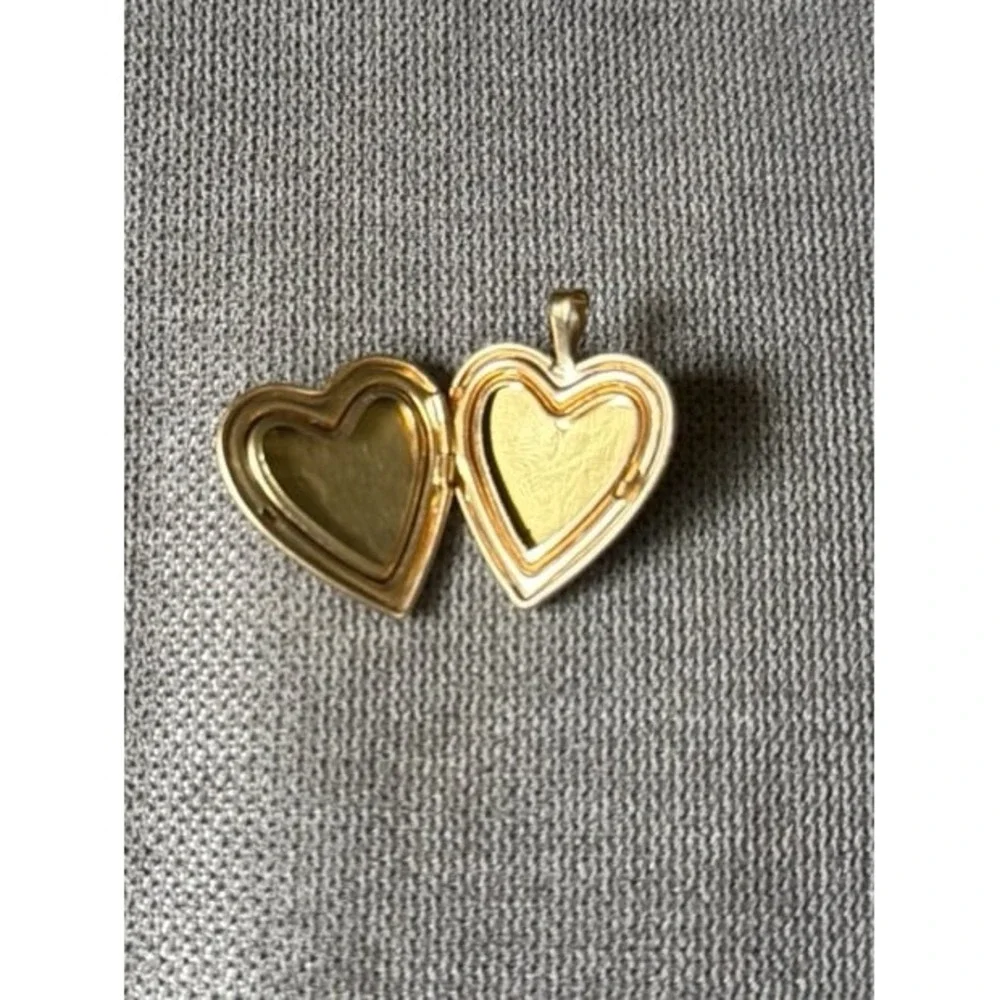 Vintage 14K Gold Filled Heart Locket Necklace Pink Roses Photo Charm Pendant